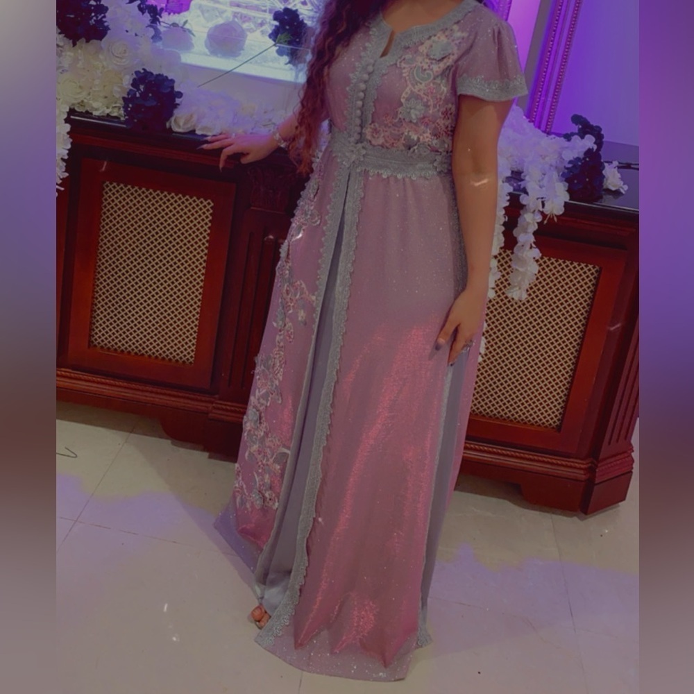 Elegant Pink Maxi Dress with Floral Embellishments fits Meduim/Large - Picture 3 of 10